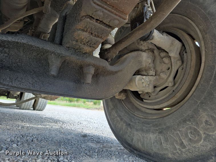 image for item EJ7514 1993 Ford LNT8000 dump truck