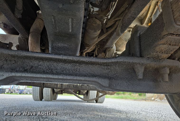 image for item EJ7514 1993 Ford LNT8000 dump truck