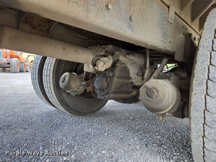 image for item EJ7514 1993 Ford LNT8000 dump truck