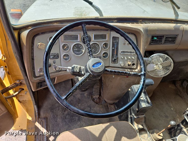 image for item EJ7514 1993 Ford LNT8000 dump truck