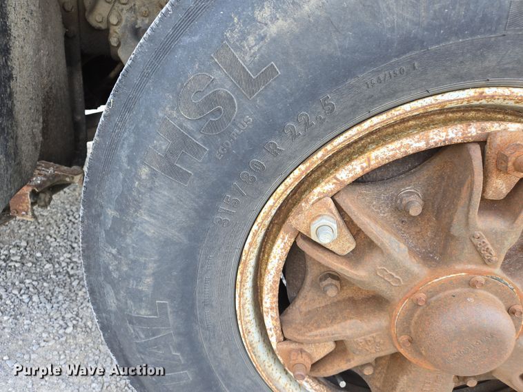 image for item EJ7514 1993 Ford LNT8000 dump truck