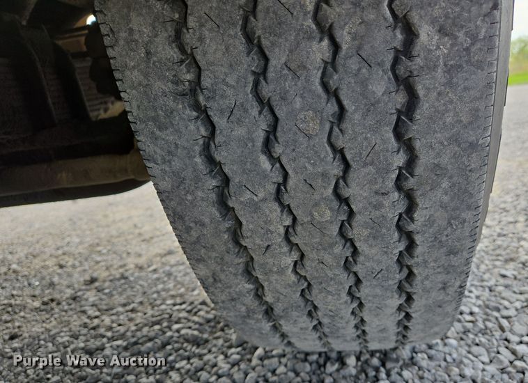 image for item EJ7514 1993 Ford LNT8000 dump truck