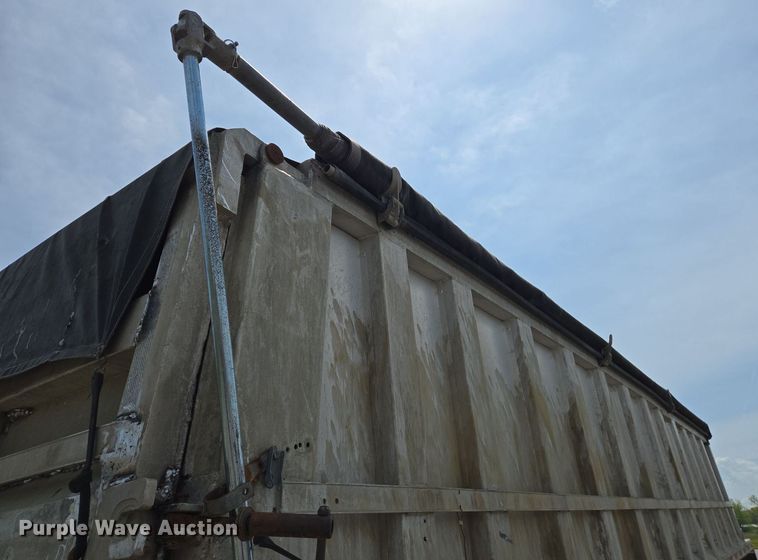 image for item EJ7516 1995 Dorsey 28-DAT end dump trailer