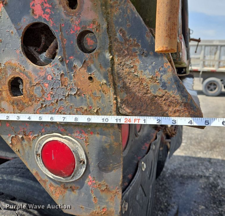 image for item EJ7518 1970 Fruehauf ND1F2-22-7 1/2DB5-24 end dump trailer