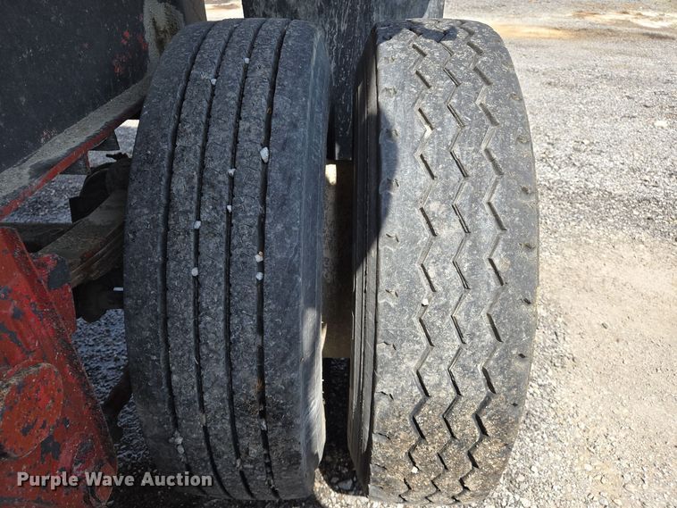 image for item EJ7518 1970 Fruehauf ND1F2-22-7 1/2DB5-24 end dump trailer