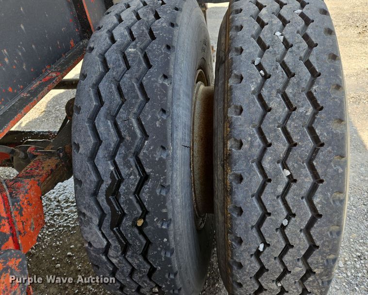 image for item EJ7518 1970 Fruehauf ND1F2-22-7 1/2DB5-24 end dump trailer