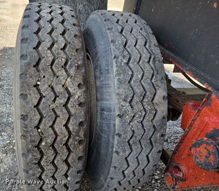 image for item EJ7518 1970 Fruehauf ND1F2-22-7 1/2DB5-24 end dump trailer