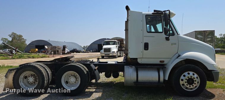 image for item EJ7534 2007 International 8600 semi truck