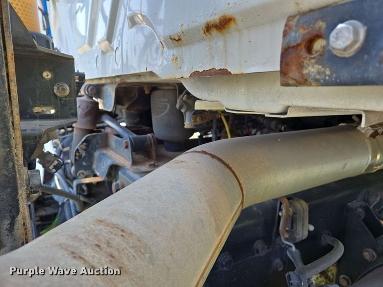 image for item EJ7534 2007 International 8600 semi truck