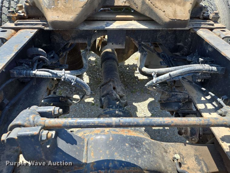 image for item EJ7534 2007 International 8600 semi truck