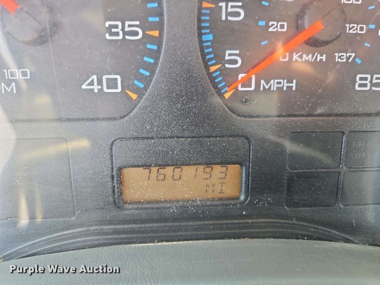 image for item EJ7534 2007 International 8600 semi truck