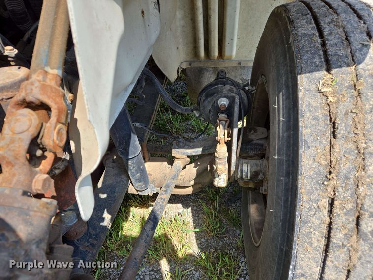 image for item EJ7534 2007 International 8600 semi truck