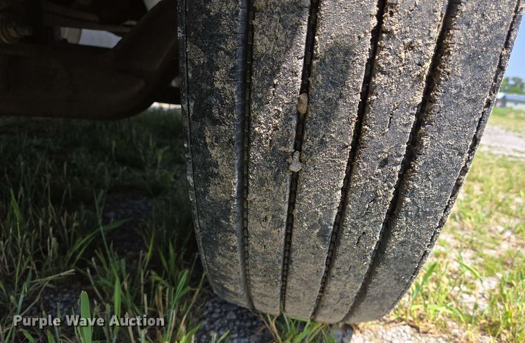 image for item EJ7534 2007 International 8600 semi truck