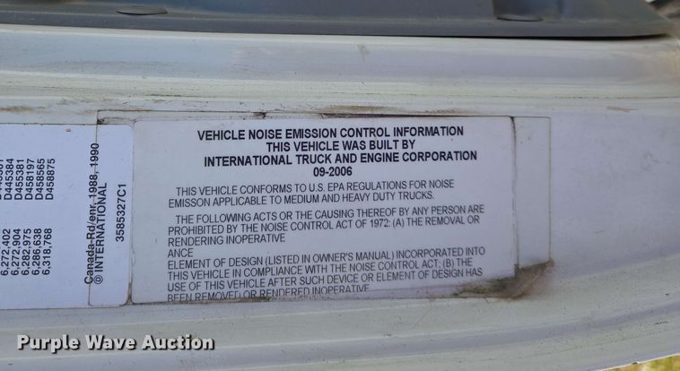 image for item EJ7534 2007 International 8600 semi truck