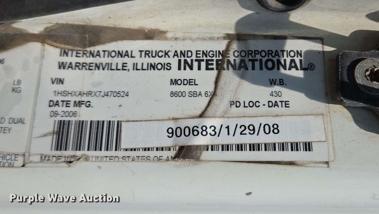 image for item EJ7534 2007 International 8600 semi truck