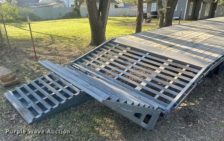 image for item EJ8648 2023 Diamond C SDX216 drop deck equipment trailer