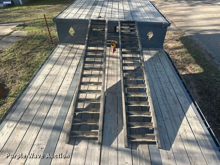 image for item EJ8648 2023 Diamond C SDX216 drop deck equipment trailer