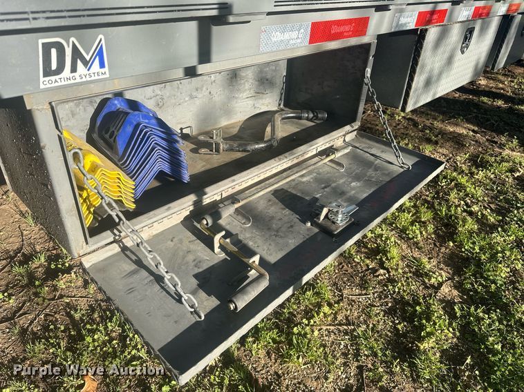 image for item EJ8648 2023 Diamond C SDX216 drop deck equipment trailer