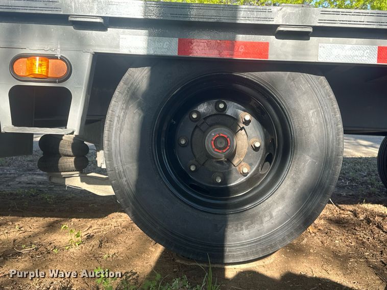 image for item EJ8648 2023 Diamond C SDX216 drop deck equipment trailer