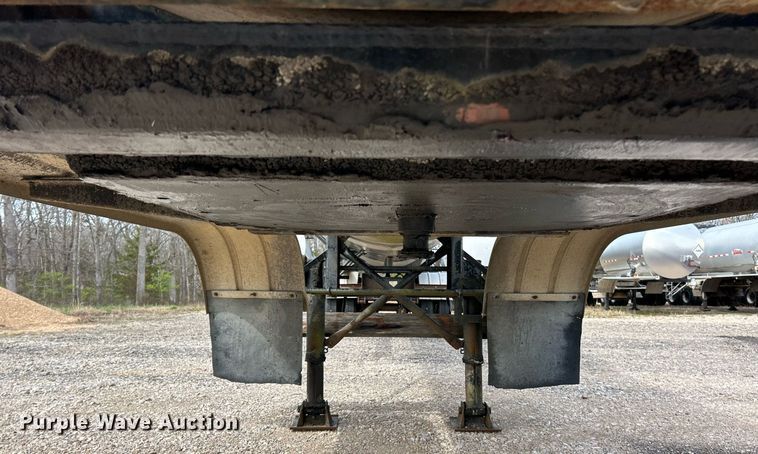 image for item EK2791 1992 Etnyre LWR tank trailer