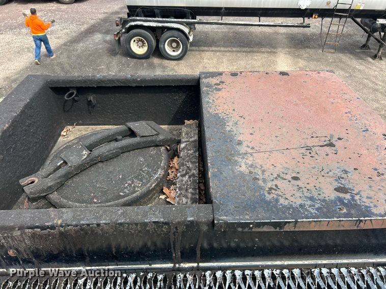 image for item EK2791 1992 Etnyre LWR tank trailer