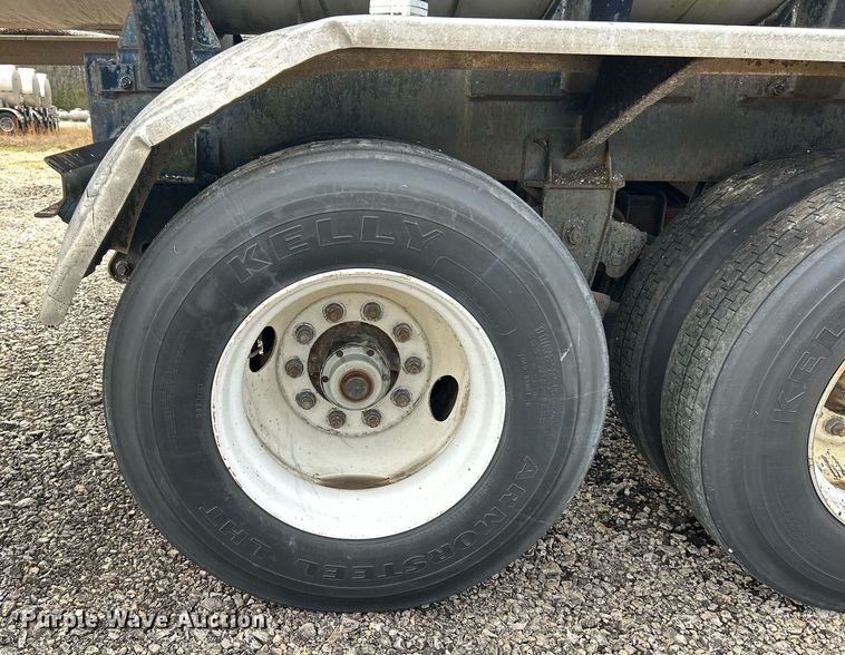 image for item EK2791 1992 Etnyre LWR tank trailer