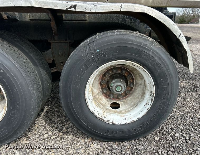 image for item EK2791 1992 Etnyre LWR tank trailer