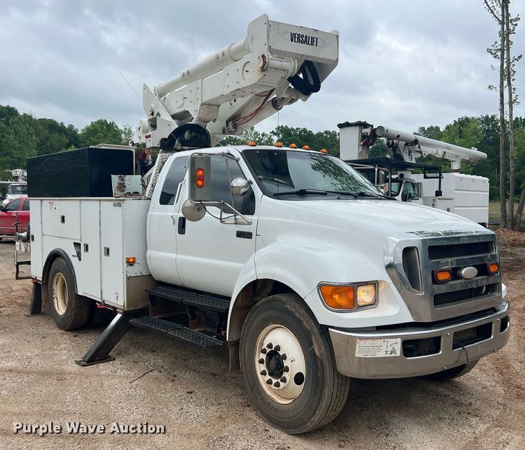 image for item EL2045 2009 Ford F750 bucket truck
