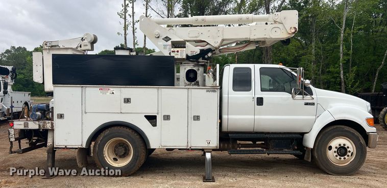 image for item EL2045 2009 Ford F750 bucket truck