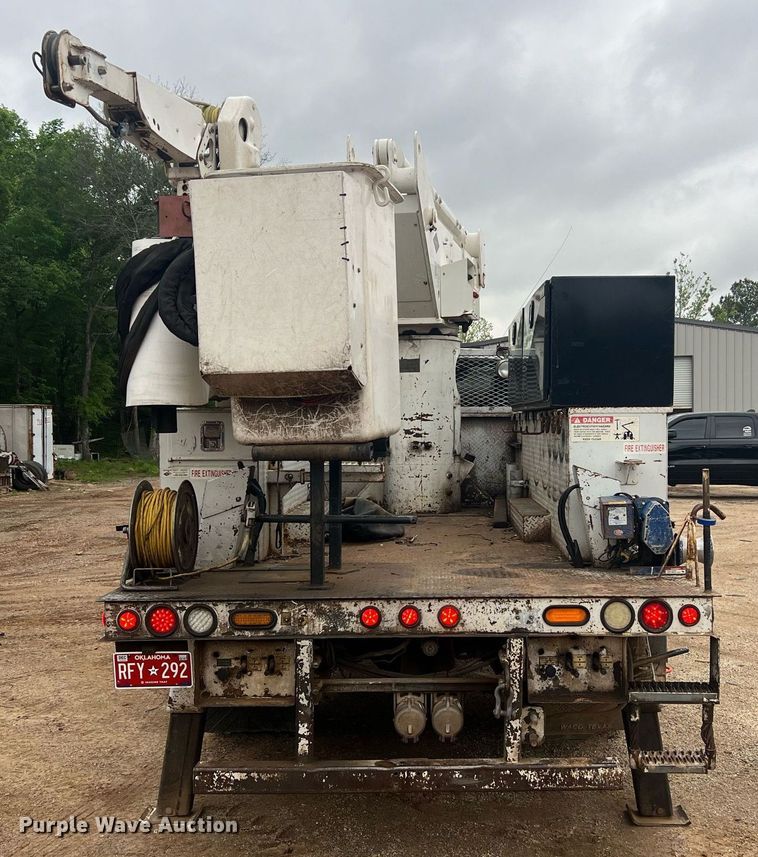 image for item EL2045 2009 Ford F750 bucket truck