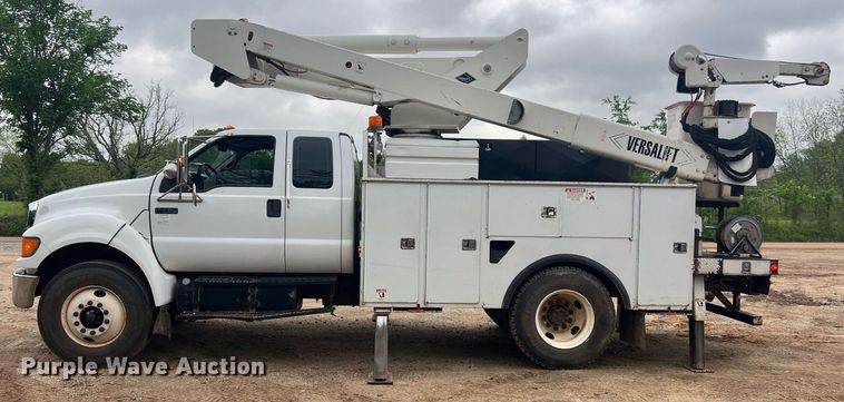 image for item EL2045 2009 Ford F750 bucket truck