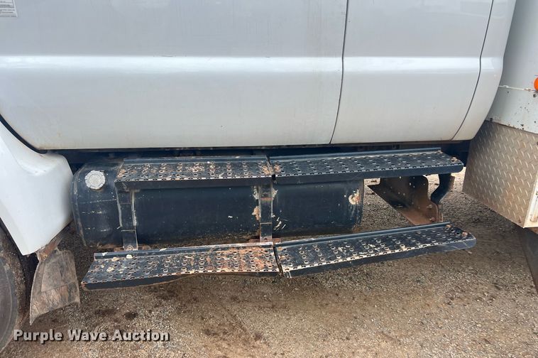 image for item EL2045 2009 Ford F750 bucket truck