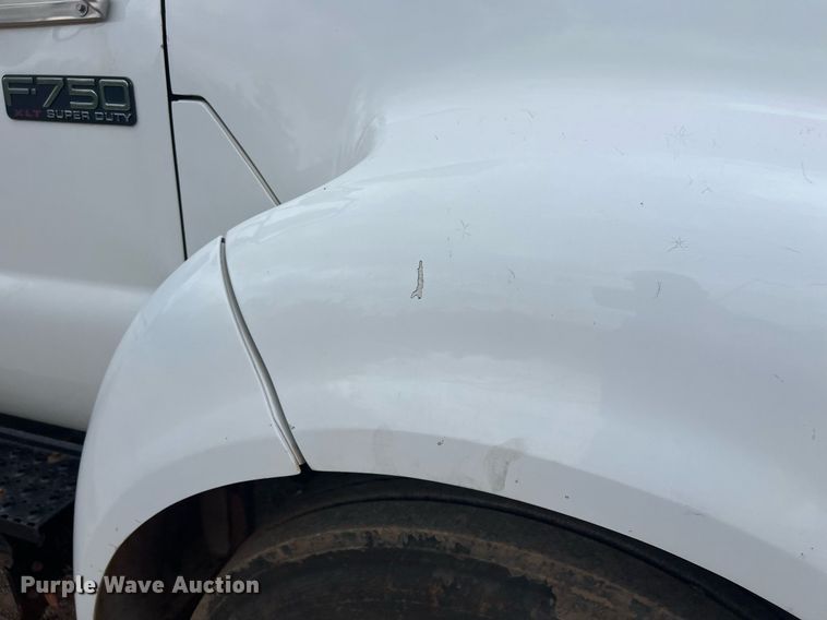 image for item EL2045 2009 Ford F750 bucket truck