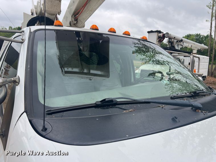 image for item EL2045 2009 Ford F750 bucket truck