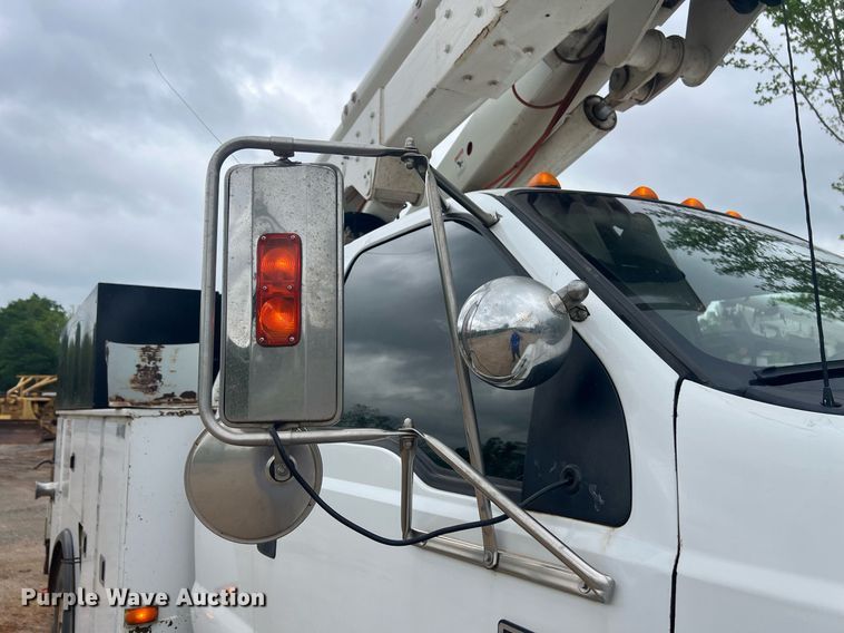 image for item EL2045 2009 Ford F750 bucket truck