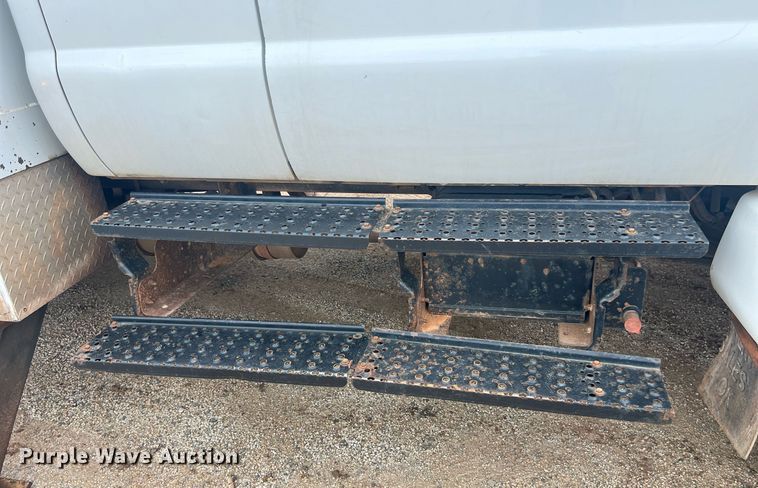 image for item EL2045 2009 Ford F750 bucket truck