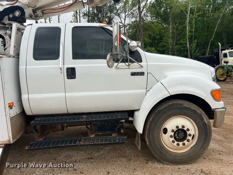image for item EL2045 2009 Ford F750 bucket truck