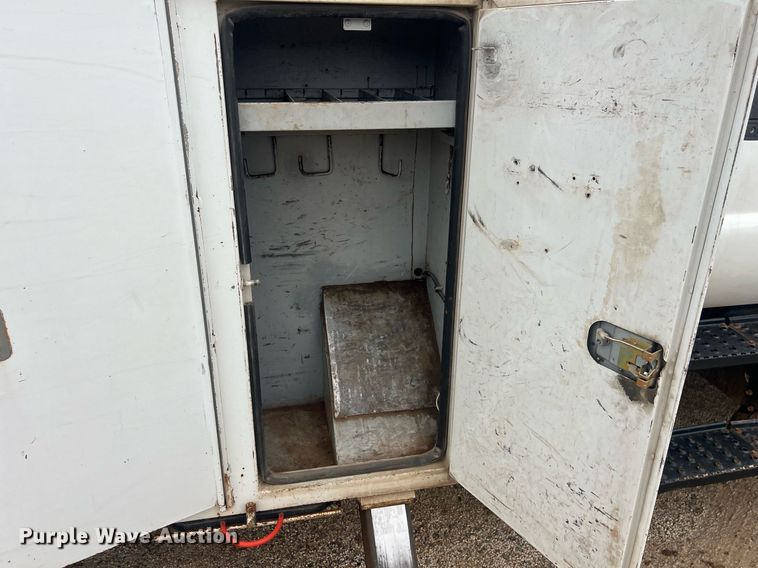 image for item EL2045 2009 Ford F750 bucket truck