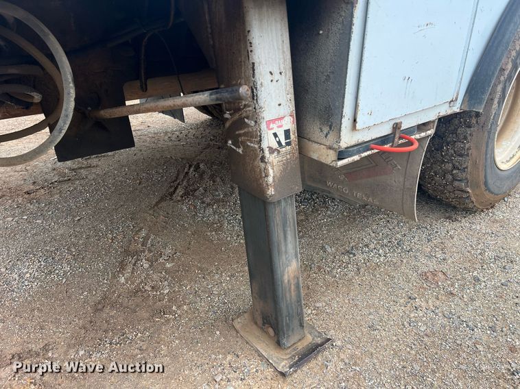 image for item EL2045 2009 Ford F750 bucket truck