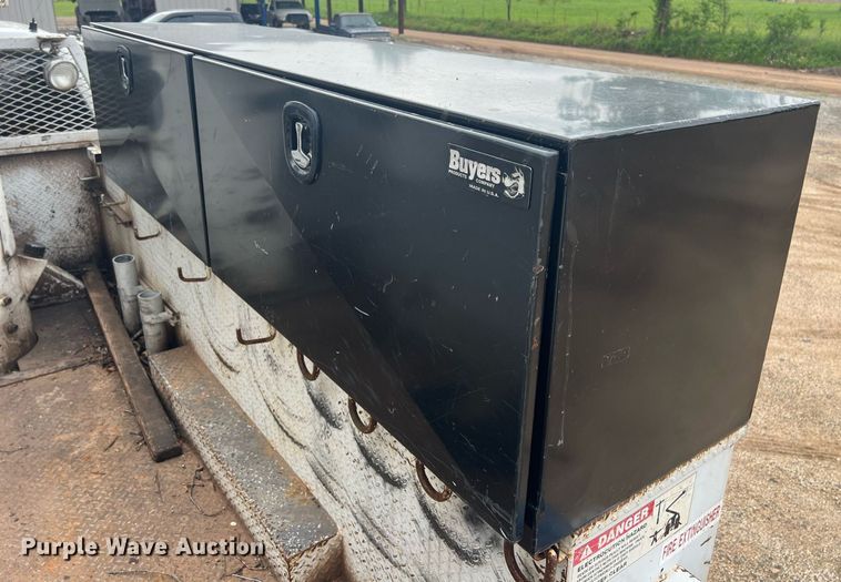 image for item EL2045 2009 Ford F750 bucket truck