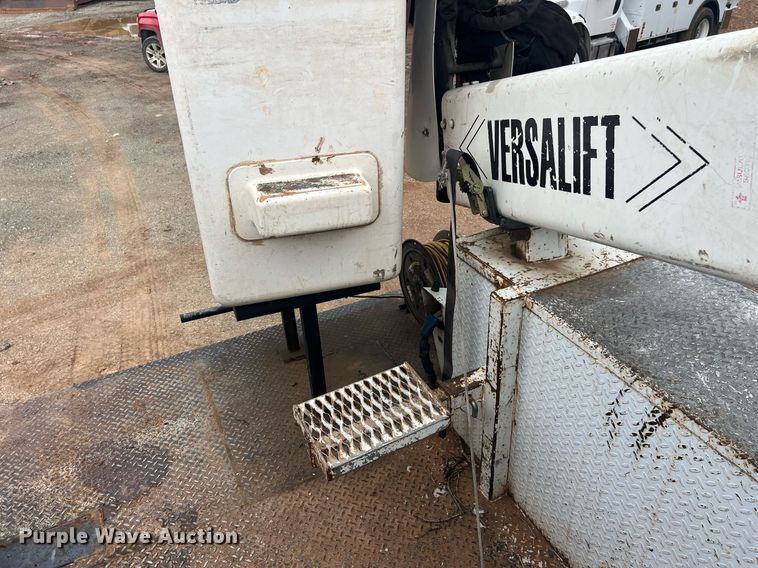 image for item EL2045 2009 Ford F750 bucket truck