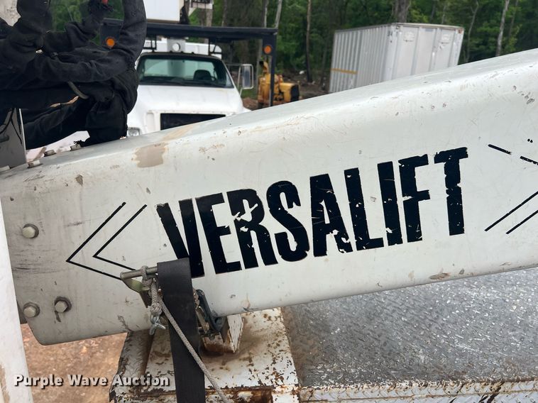 image for item EL2045 2009 Ford F750 bucket truck