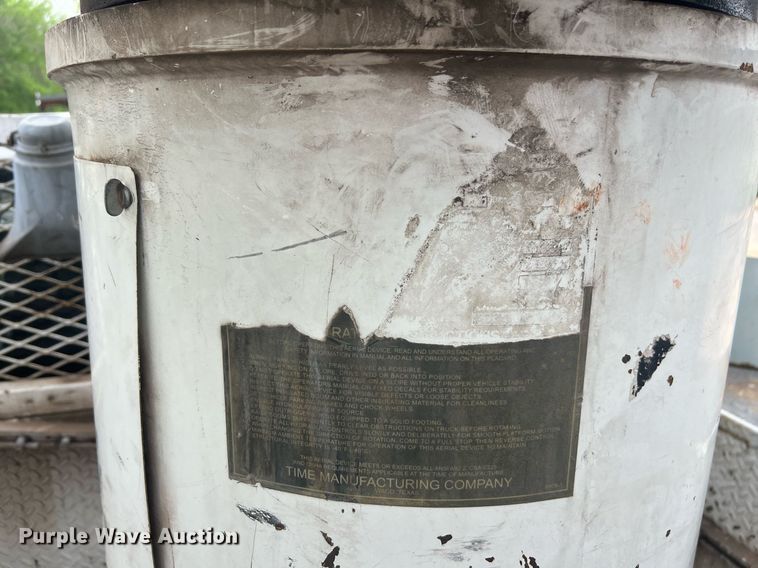 image for item EL2045 2009 Ford F750 bucket truck