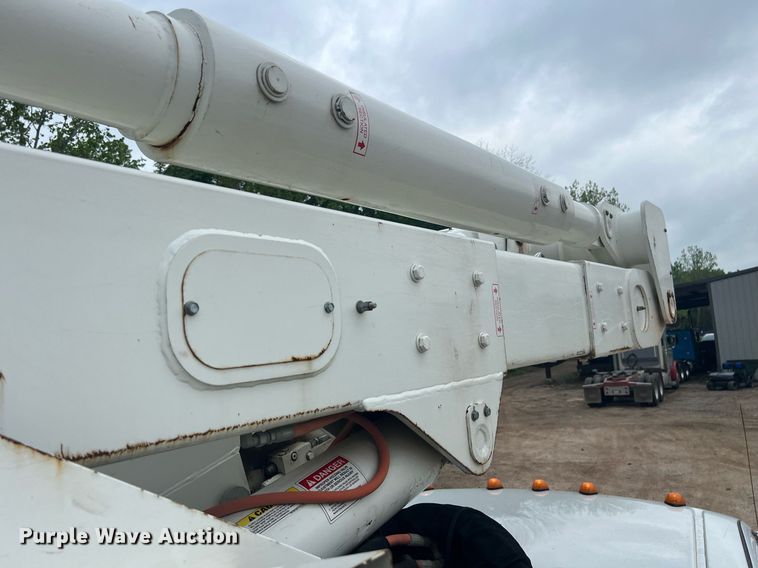 image for item EL2045 2009 Ford F750 bucket truck