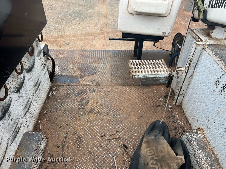 image for item EL2045 2009 Ford F750 bucket truck