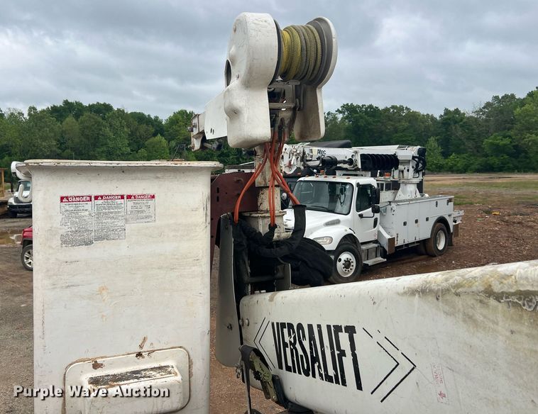 image for item EL2045 2009 Ford F750 bucket truck