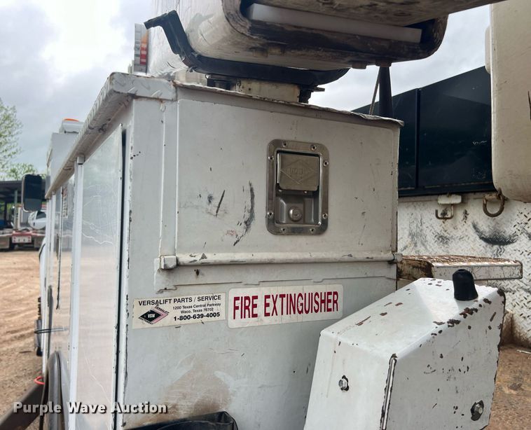 image for item EL2045 2009 Ford F750 bucket truck