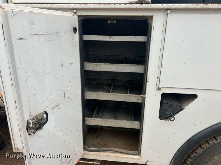 image for item EL2045 2009 Ford F750 bucket truck