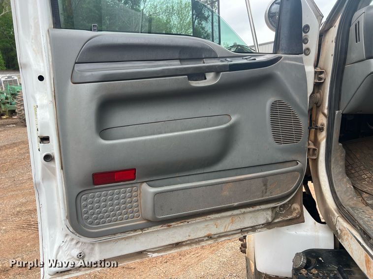 image for item EL2045 2009 Ford F750 bucket truck