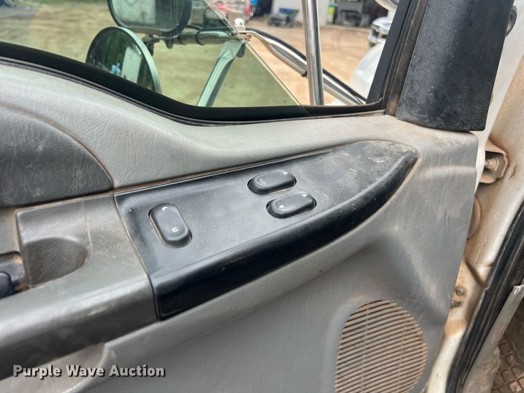 image for item EL2045 2009 Ford F750 bucket truck